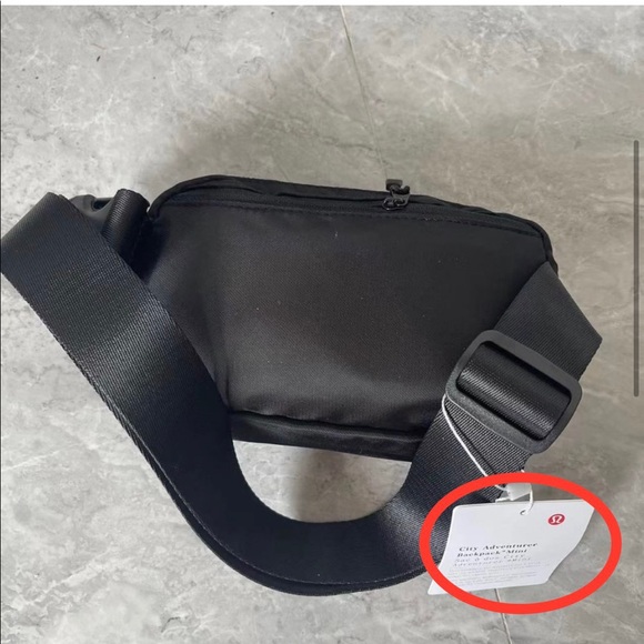 lululemon athletica Handbags - PSA: FAKE EBBs